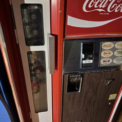 1960s Coke Machine Working 