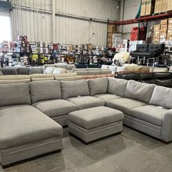 Modern Sectional Sofa w/ Ottoman – Clean & Comfortable