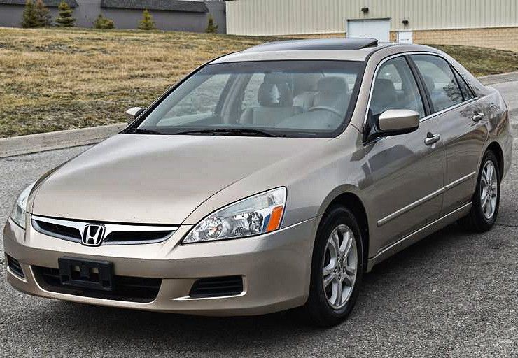 Price $$8OO Honda Accord 2006 One Owner! Excellent Condition