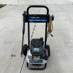 Delta pressure washer on motor 2450 PSI 2.4 GBM5.5 hp and very good condition