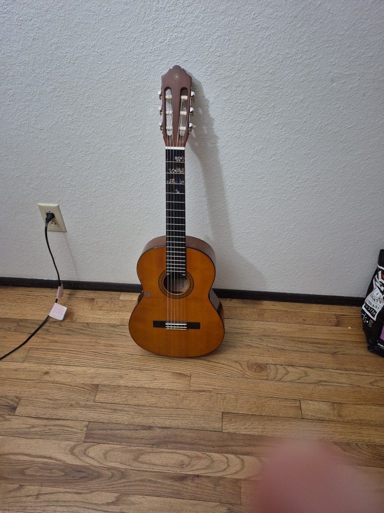 Yamaha CGS102A 3/4 Size Guitar + Guitar Cover