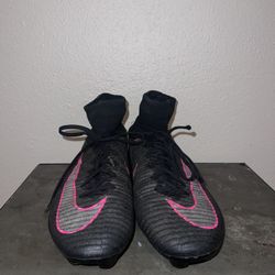 SOCCER CLEATS!!! (READ DESCRIPTION)