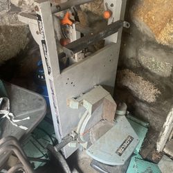 Delta Saw