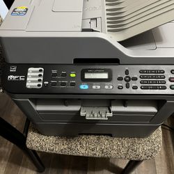 Pinter brother MFC-l2700DW