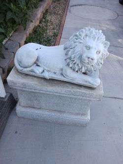 Pair of Lions on Pedestal Yard Art