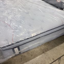 Queen Mattress Sealy Posturepedic Medium Pillowtop 