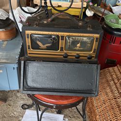 Portable Radio From The 40S
