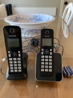 Panasonic KX-TGC250 dual phones like new $40 retail