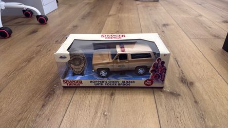 Jada Toys Stranger Things 1:24 Hopper's Chevy Blazer with Police Badge - Brand New Sealed