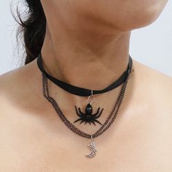 Black choker with dangling black spider and chain moon pendant for costume jewelry Halloween Gothic looks spooky for women necklace