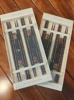 Set of 4 pair of chopsticks and holders