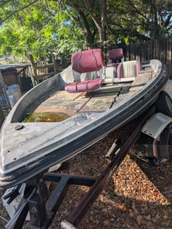 1993 Astro 19' bass boat W/ 1985 Mercury 150 HP