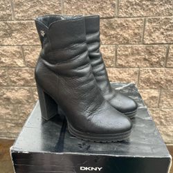 DKNY Tessi Tumbled Leather Black Chelsea Boots
