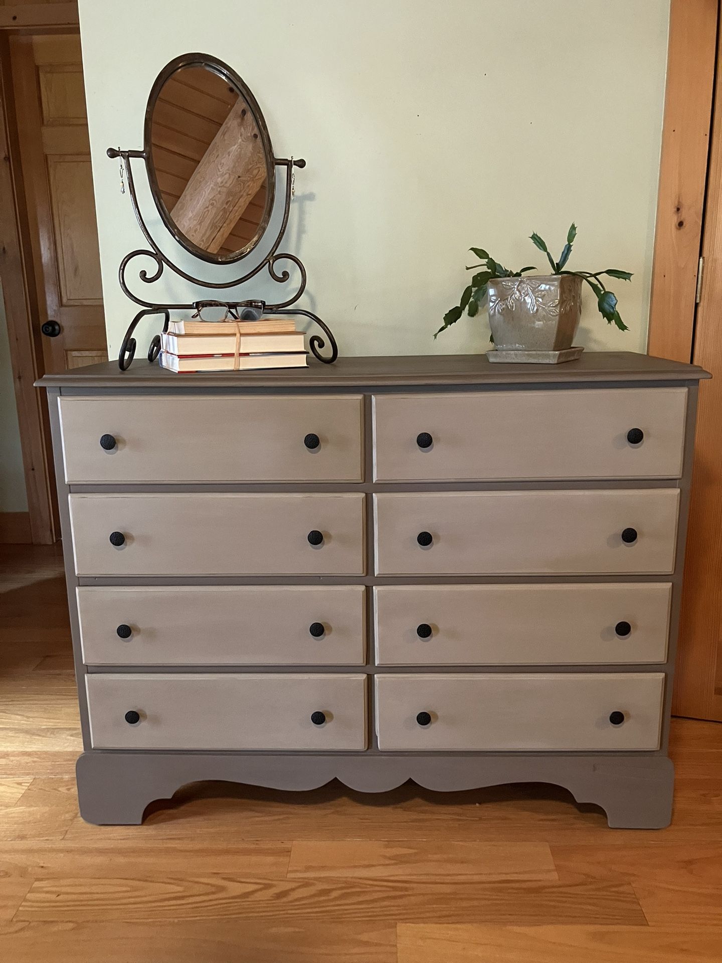 Versatile Eight Drawer Bureau