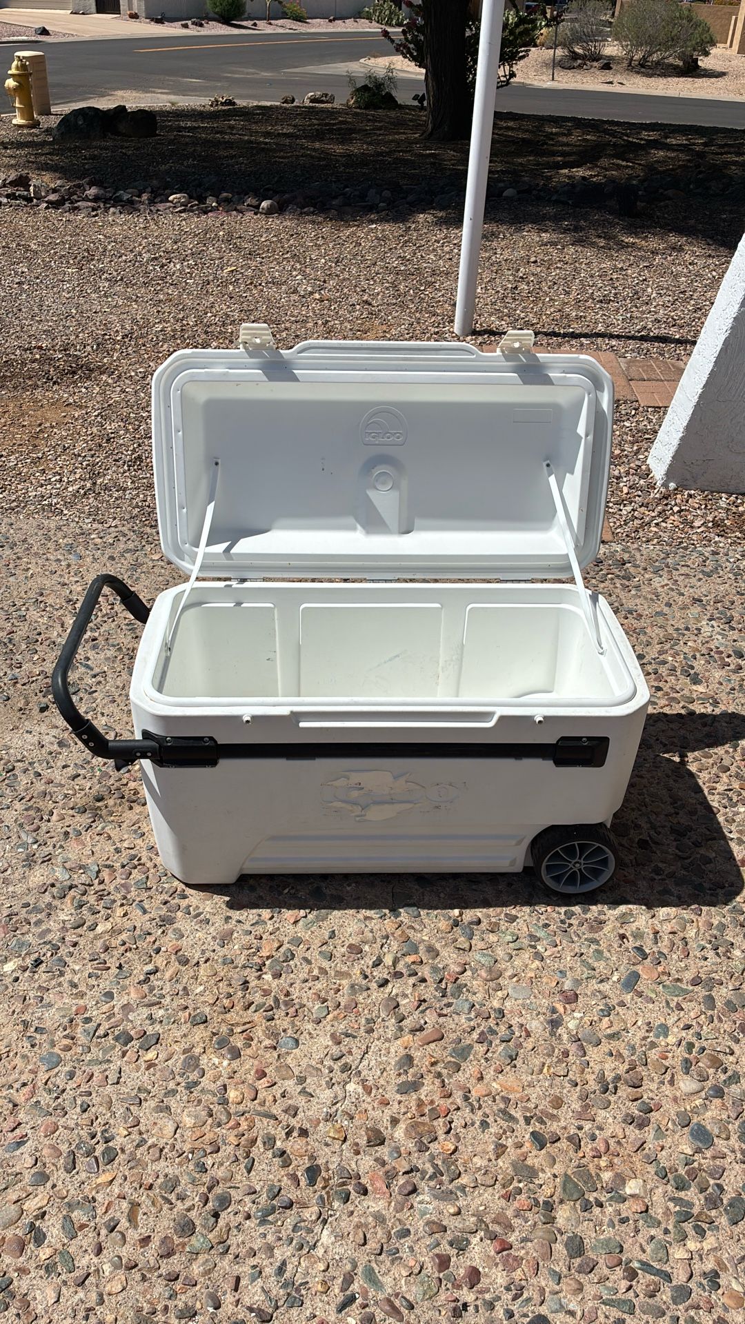 IGLOO Rolling Cooler