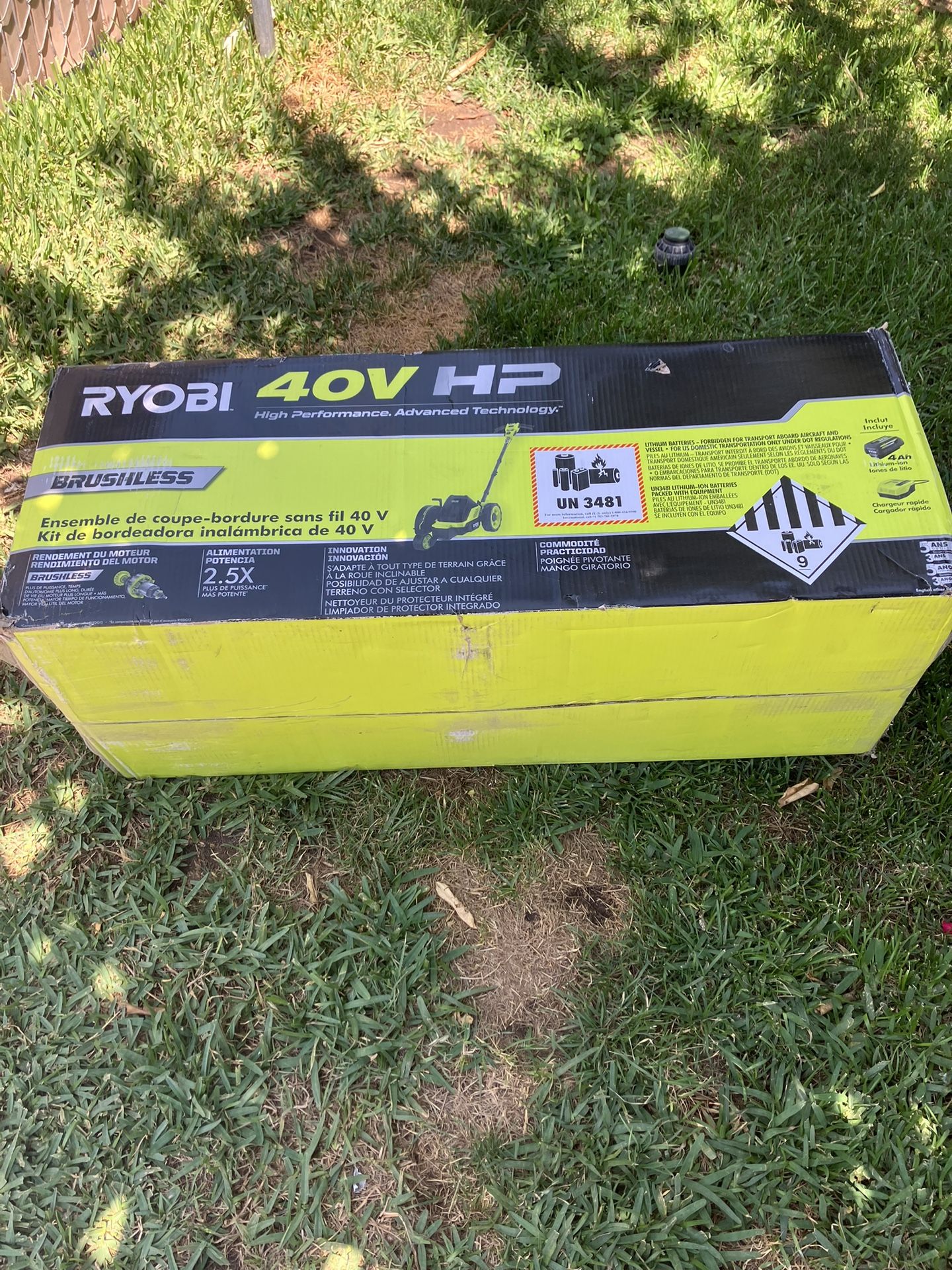 Ryobi 40v HP Brushless 9” Cordless Hedger Whit 4.0 Ah Battery And Charger