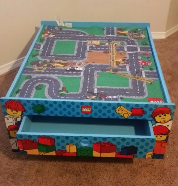 Lego table with play mat *Lego brand*