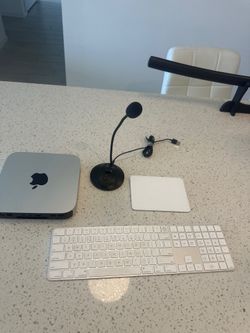 Apple Mac mini M1 Complete Set – Excellent Condition (Keyboard, Trackpad + Mic)