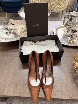 Authentic Gucci Stiletto Pump Heels 40