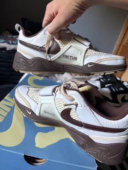 Travis Scott air max size 10