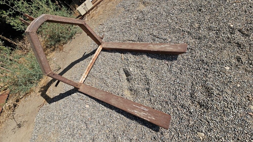 3 POINT PALLET FORK ATTACMENT FOR CAT 1 TRACTORS