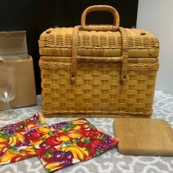 Beautiful “Picnic Time” Basket Includes Two New In The Box Wine Glasses, Cutting Board & Two New Cloth Napkins 13 X 8.5 X  10”