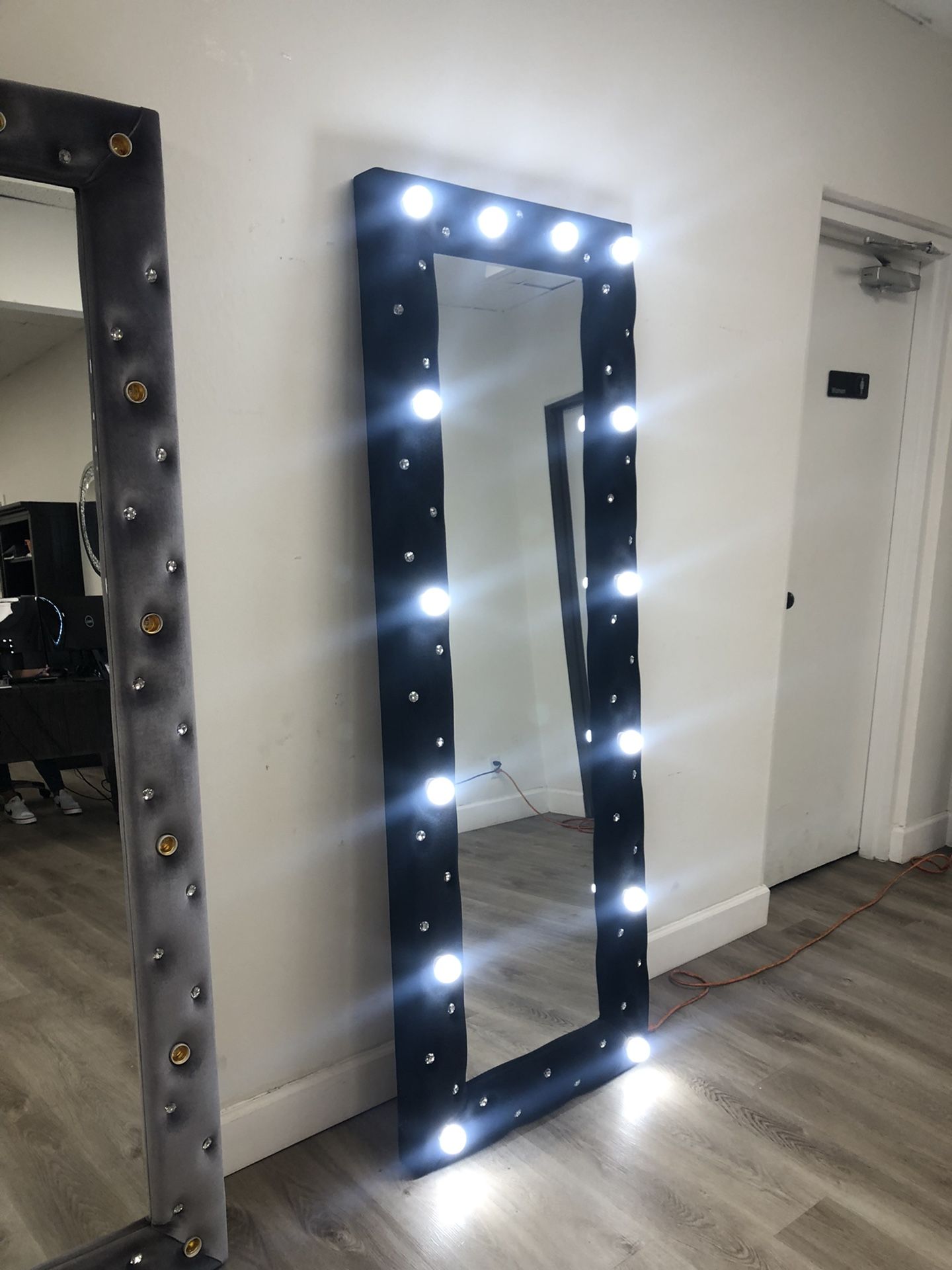 NEW BLACK VELVET DIAMOND TUFTED FLOOR MIRROR With Lights