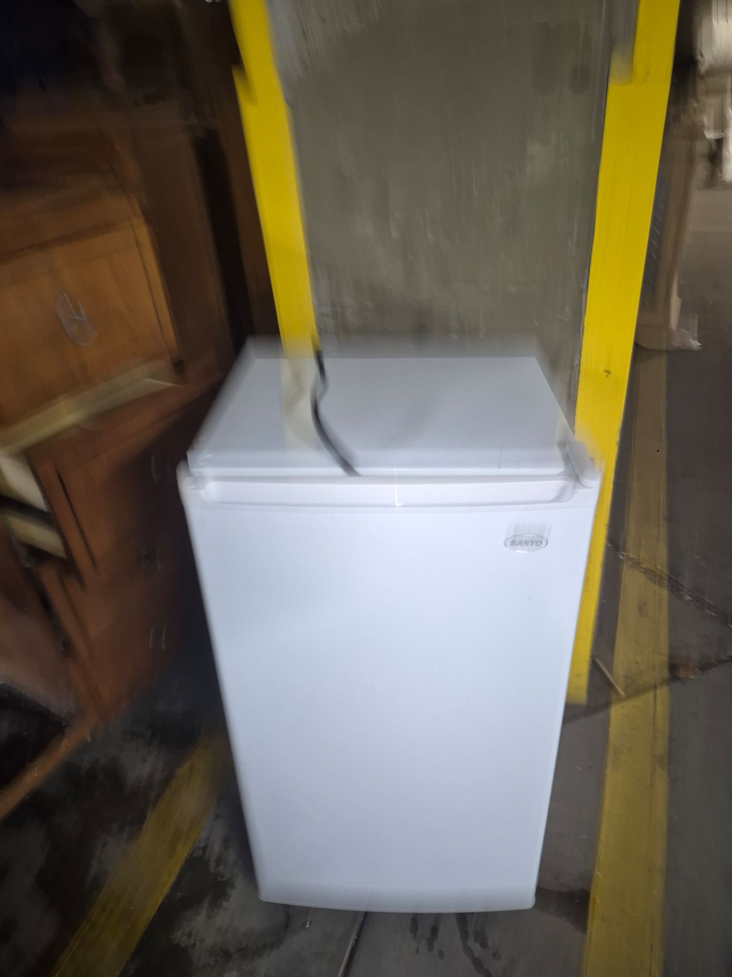 Small refrigerator/freezer