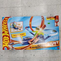Hot wheels multi car mid air collision track New