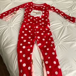 Two Set Carter’s 3 T Pjs/hablo Español