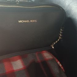 Michael Kors Purse 80$