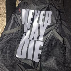 RARE Nike Manchester United “NEVER SAY DIE” Soccer Bag Backpack Nike Manchester United Football Club Backpack Never Say Die  main image 2