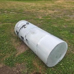 150 gallon fuel tank driver side Semi Track