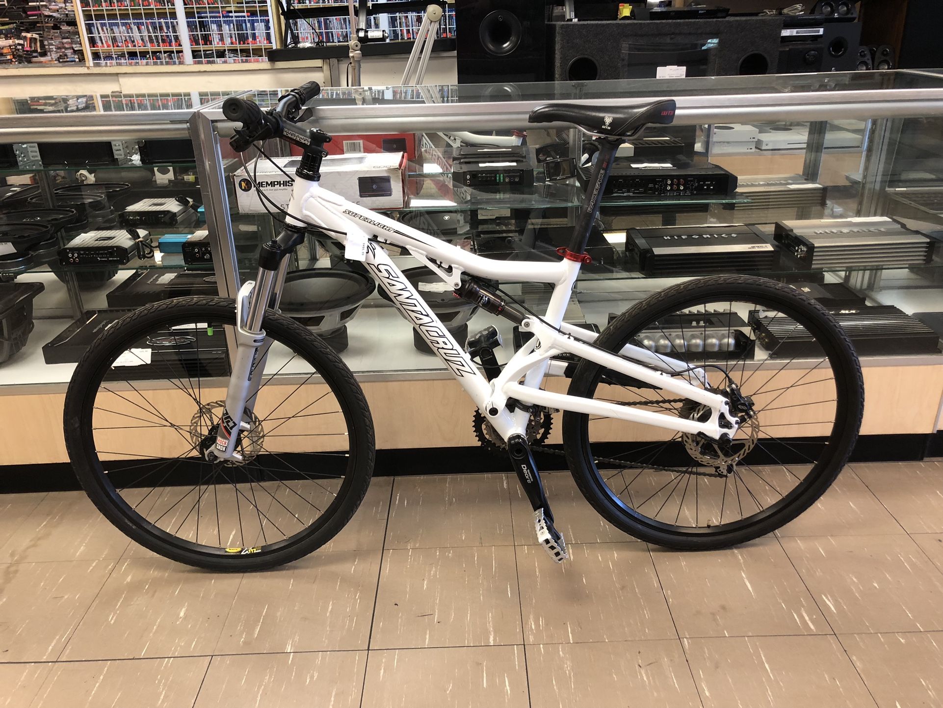17” Santa Cruz Super Light Full Suspension Bike 