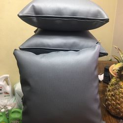 5 Pillows Nuevos Size 17X17 Color Gris  Son De Material De Vynil New Never Used 