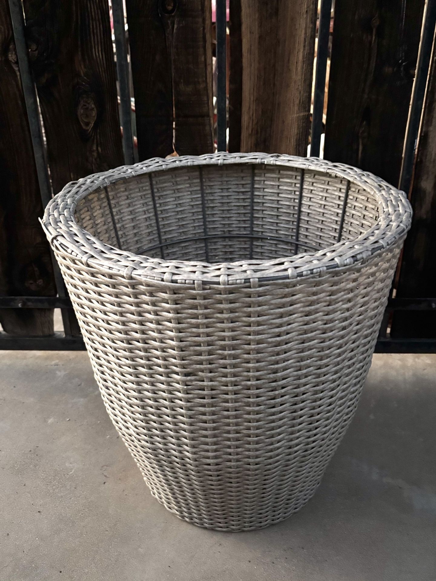 Basket Plant Stand with Elevated Center