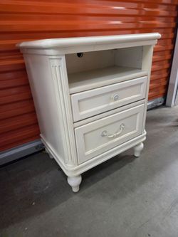 Beautiful Night Stand  ( HIGH QUALITY  )