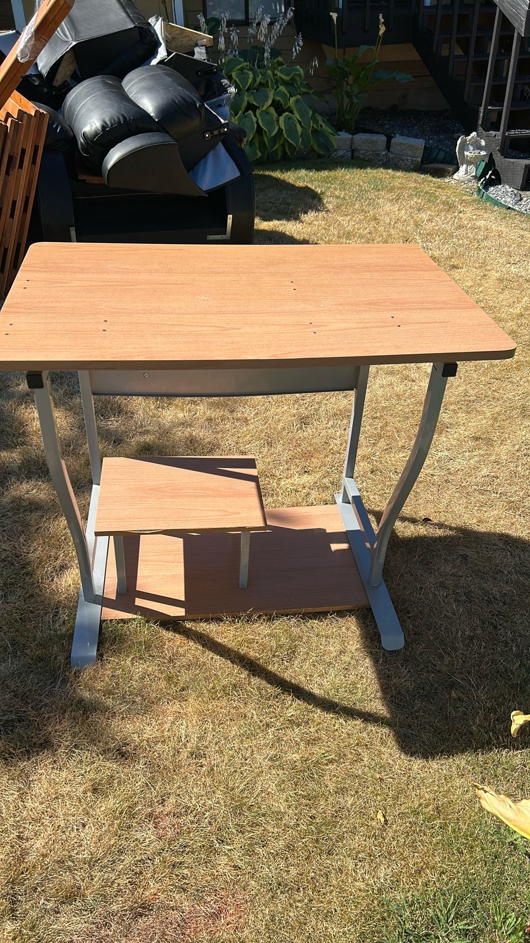 Computer table
