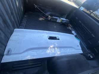 Toyota tacoma tailgate 2016-2022