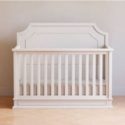 4-in-1 Convertible Crib: Warm White