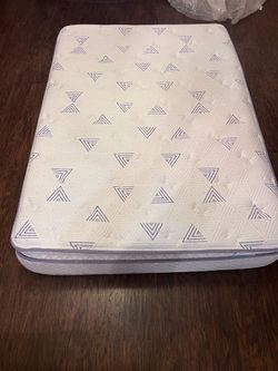 Like New Full Mattress