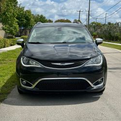 CHRYSLER PACIFICA VERSION LIMITED 