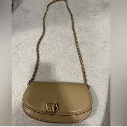 “Michael Kors Crossbody Bag – Excellent Condition, Gold Chain & Lock”
