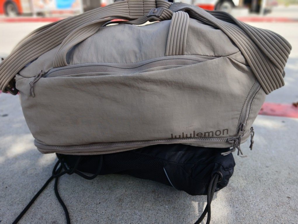 Lululemon 3- In - 1 Gym Duffle Bag 30L