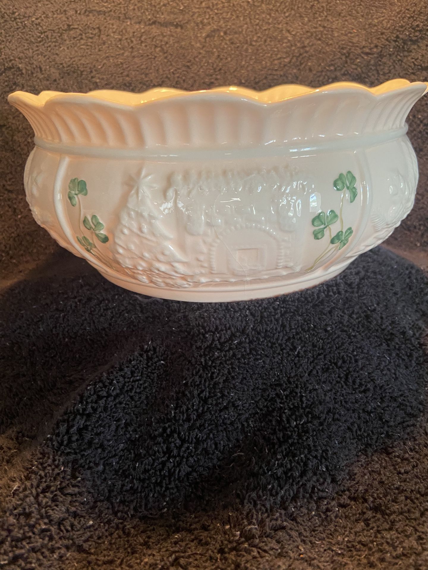 Centerpiece Belleek Fine Irish Pottery