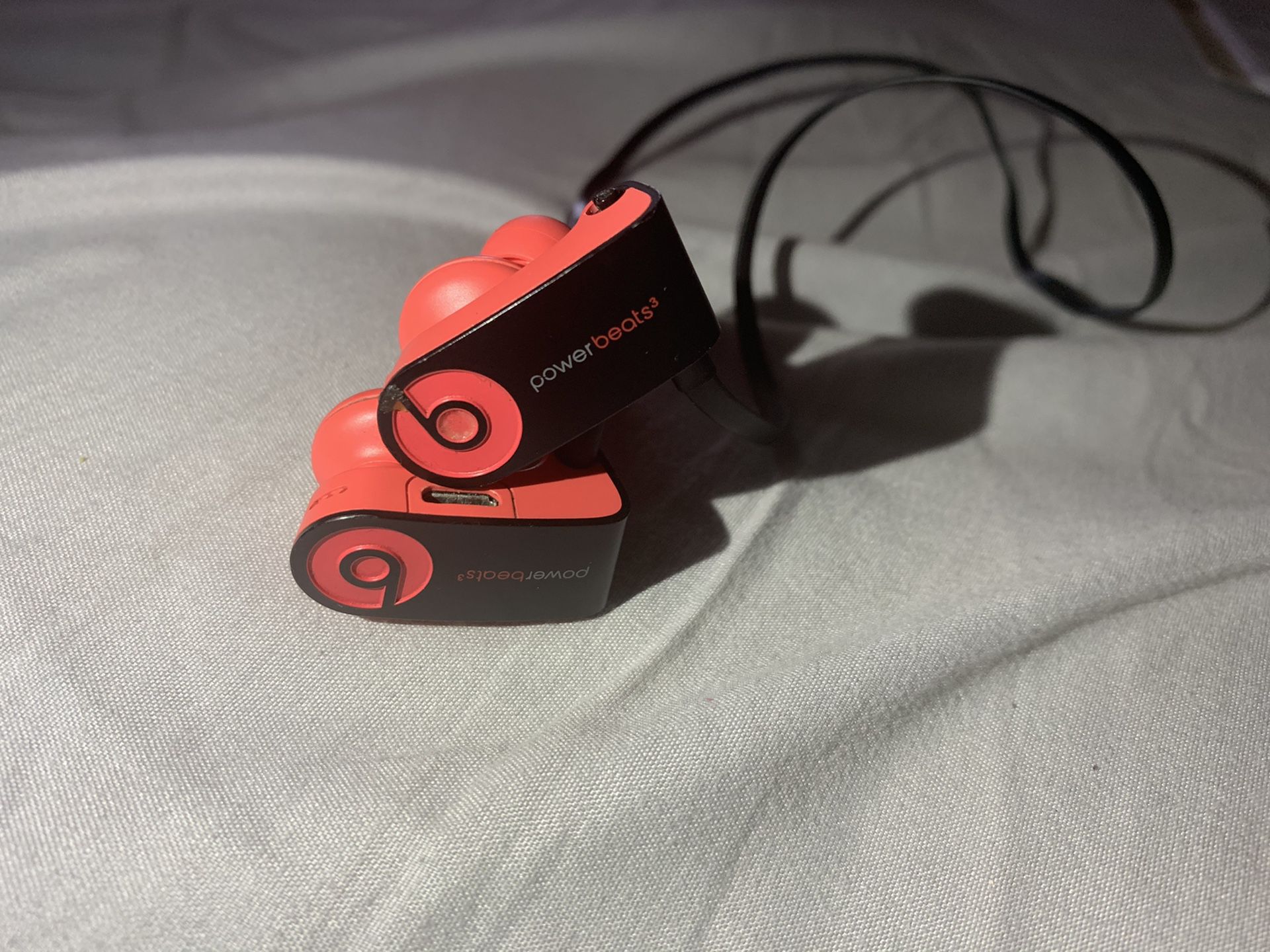 New Salmon Colored Beats by Dre Bluetooth Earphones With Case and 7 ft. Charger