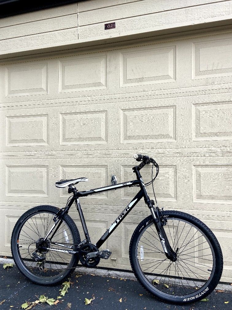 Trek 820 Mountain Bike – 21” Frame - Bicycle Aluminium 21speed