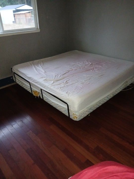 Free Free King Size Adjustable Bed With Vibration
