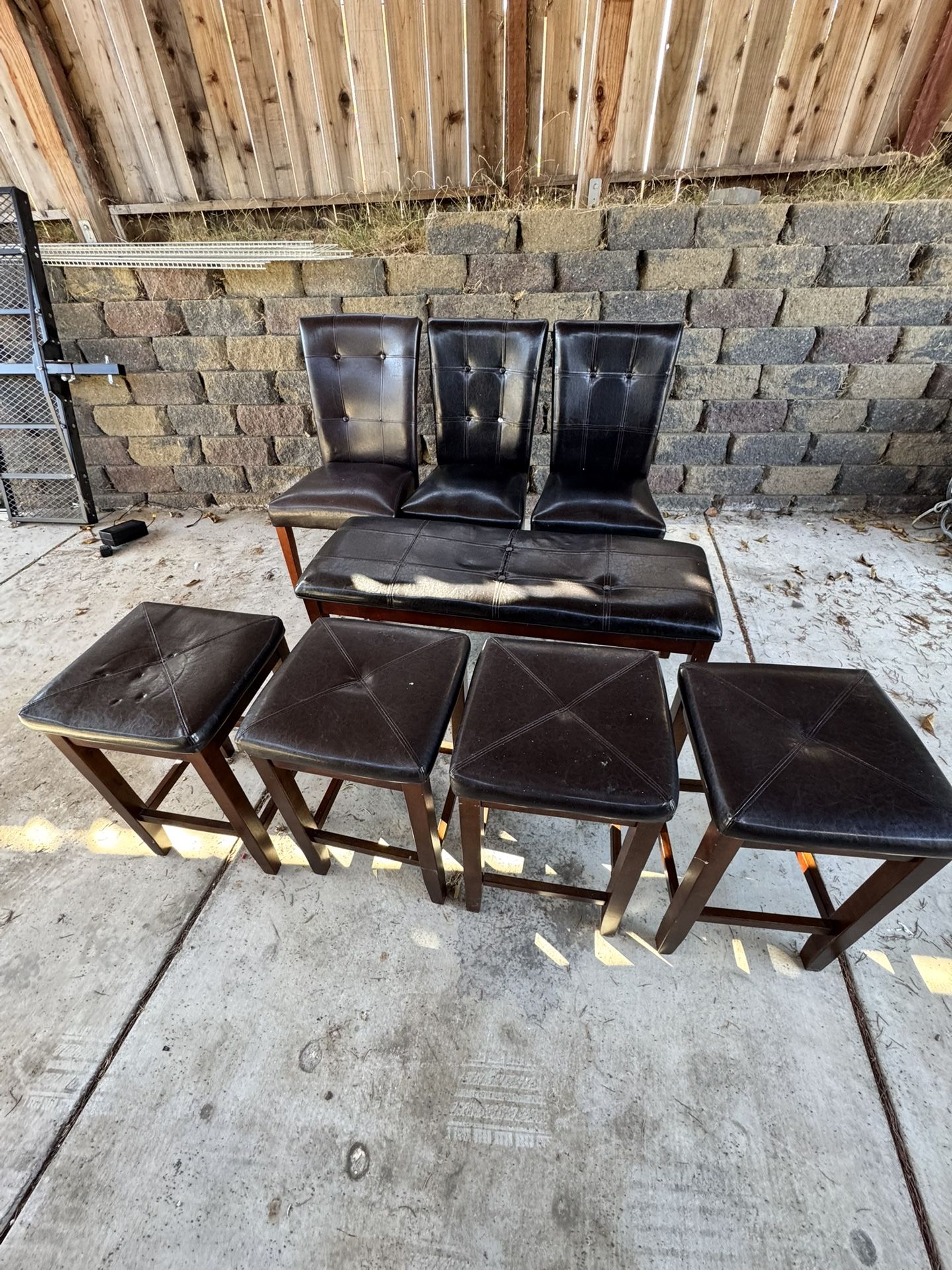 Free Chairs 