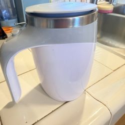 Multi-functional magnetized stirring cup